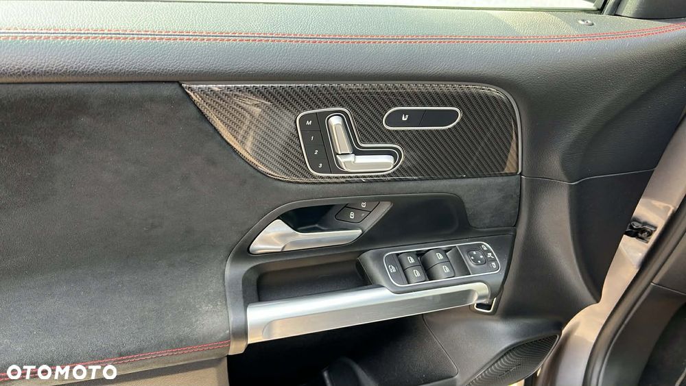Mercedes-Benz GLB 220 d 8G-DCT AMG Line - 13
