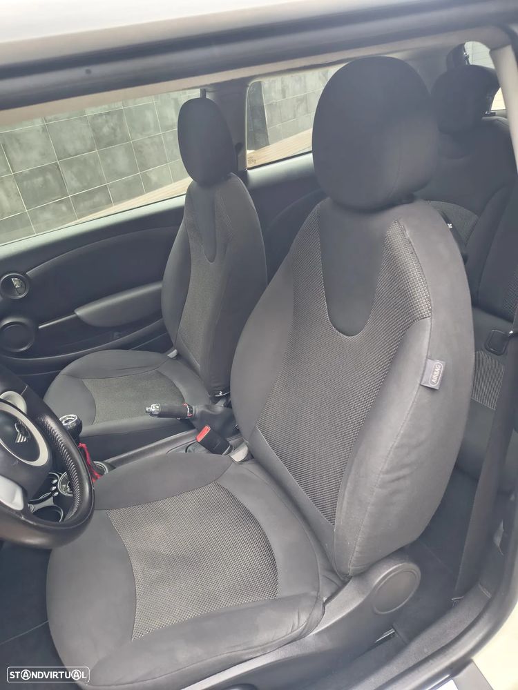 MINI 3 Portas One D - 10