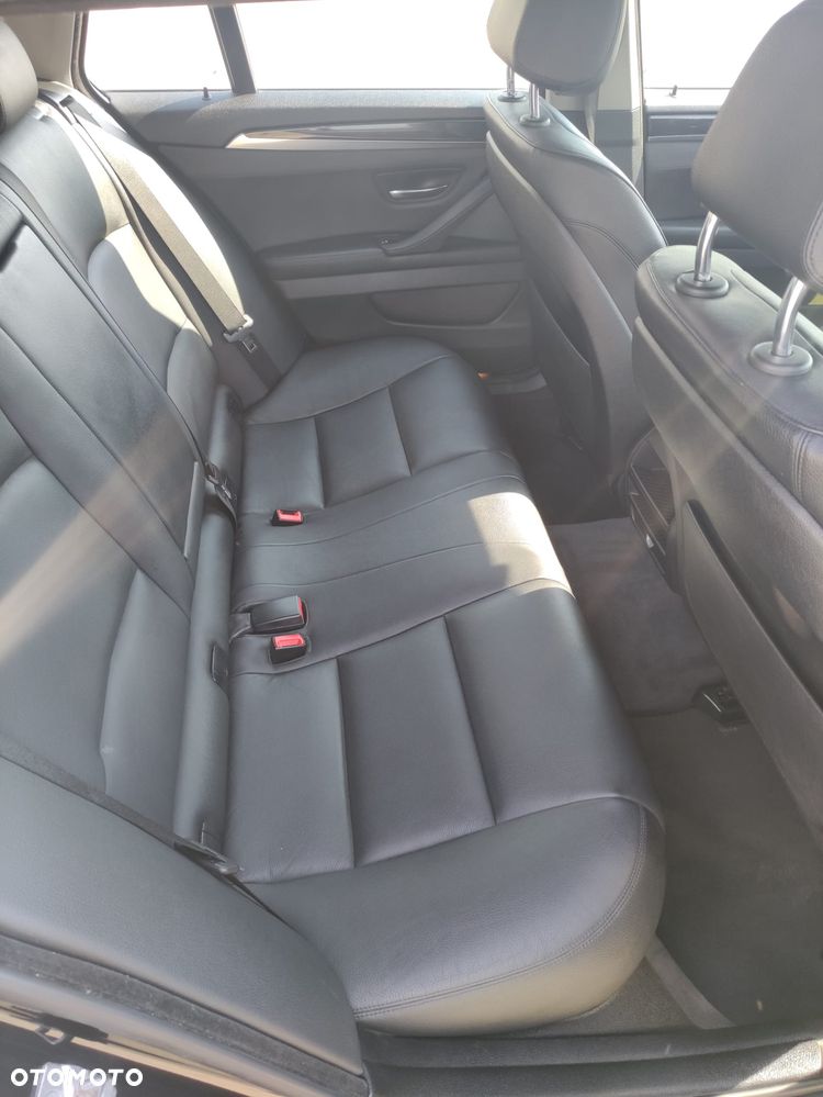 BMW Seria 5 525d xDrive - 8