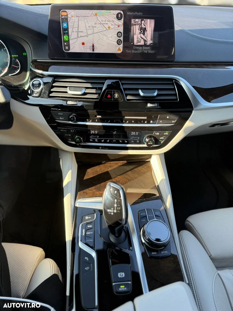 BMW Seria 5 530d xDrive Aut. Luxury Line - 30