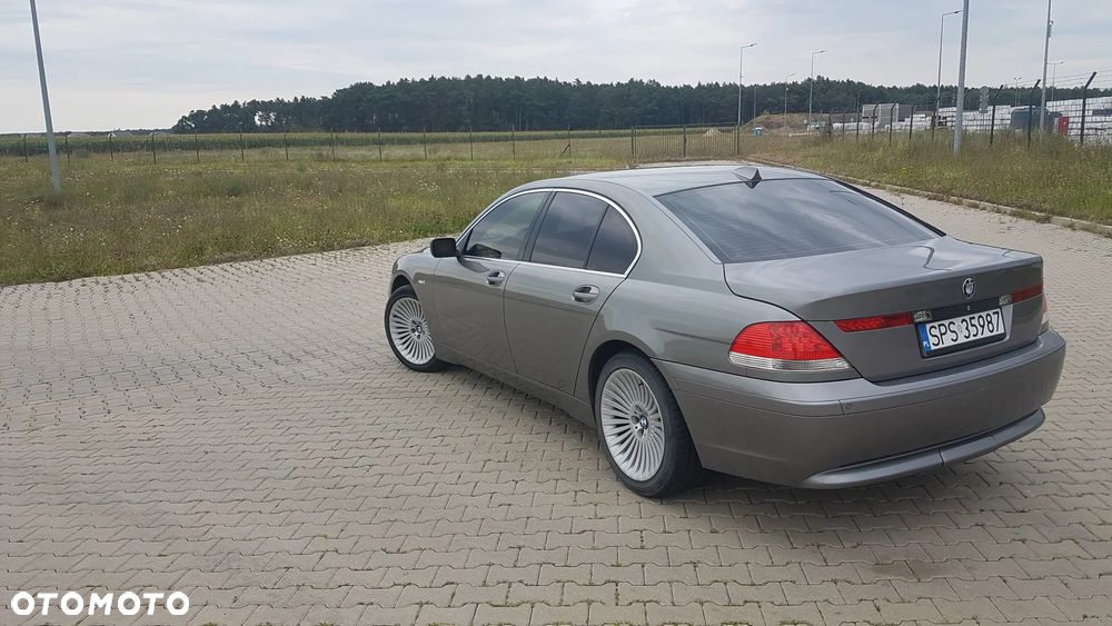 BMW Seria 7 745i - 3