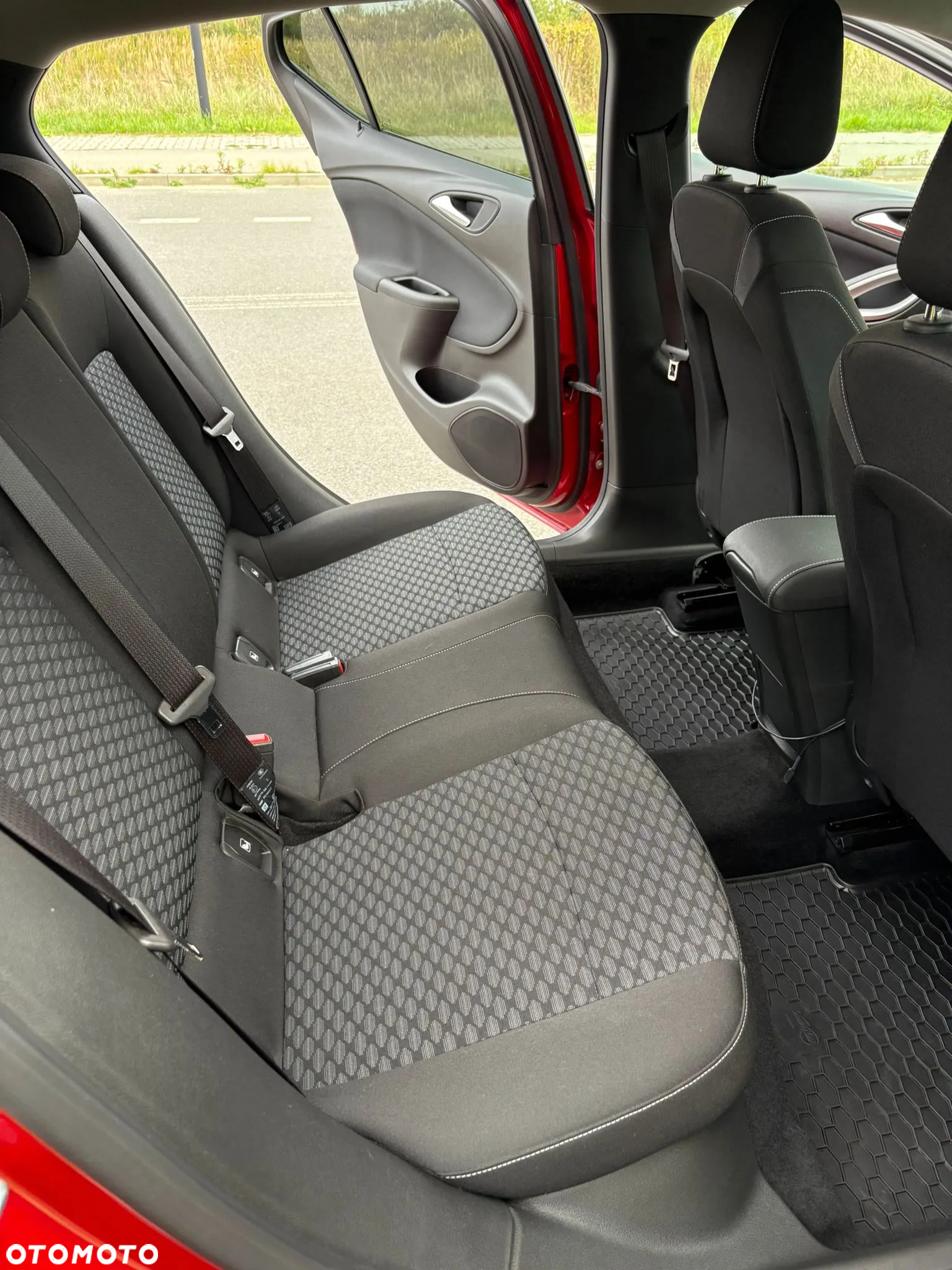 Opel Astra V 1.2 T Edition S&S - 11