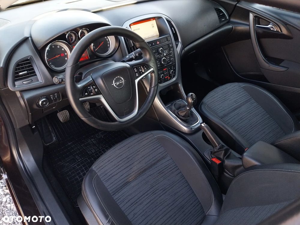 Opel Astra 1.4 T Executive EU6 - 9