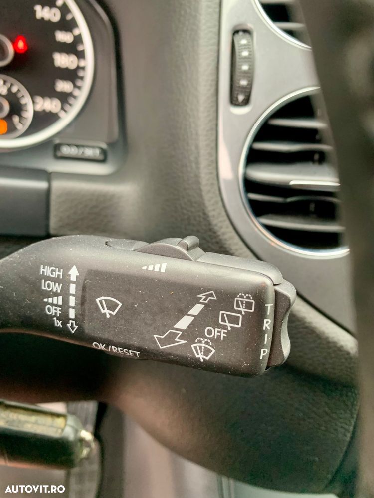 Volkswagen Tiguan 2.0 TDI DPF 4Motion BlueMotion Technology Lounge Sport & Style - 13