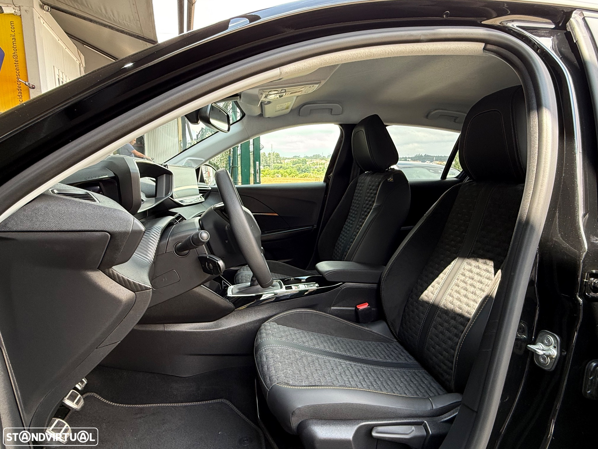 Peugeot 208 1.2 PureTech Allure - 22