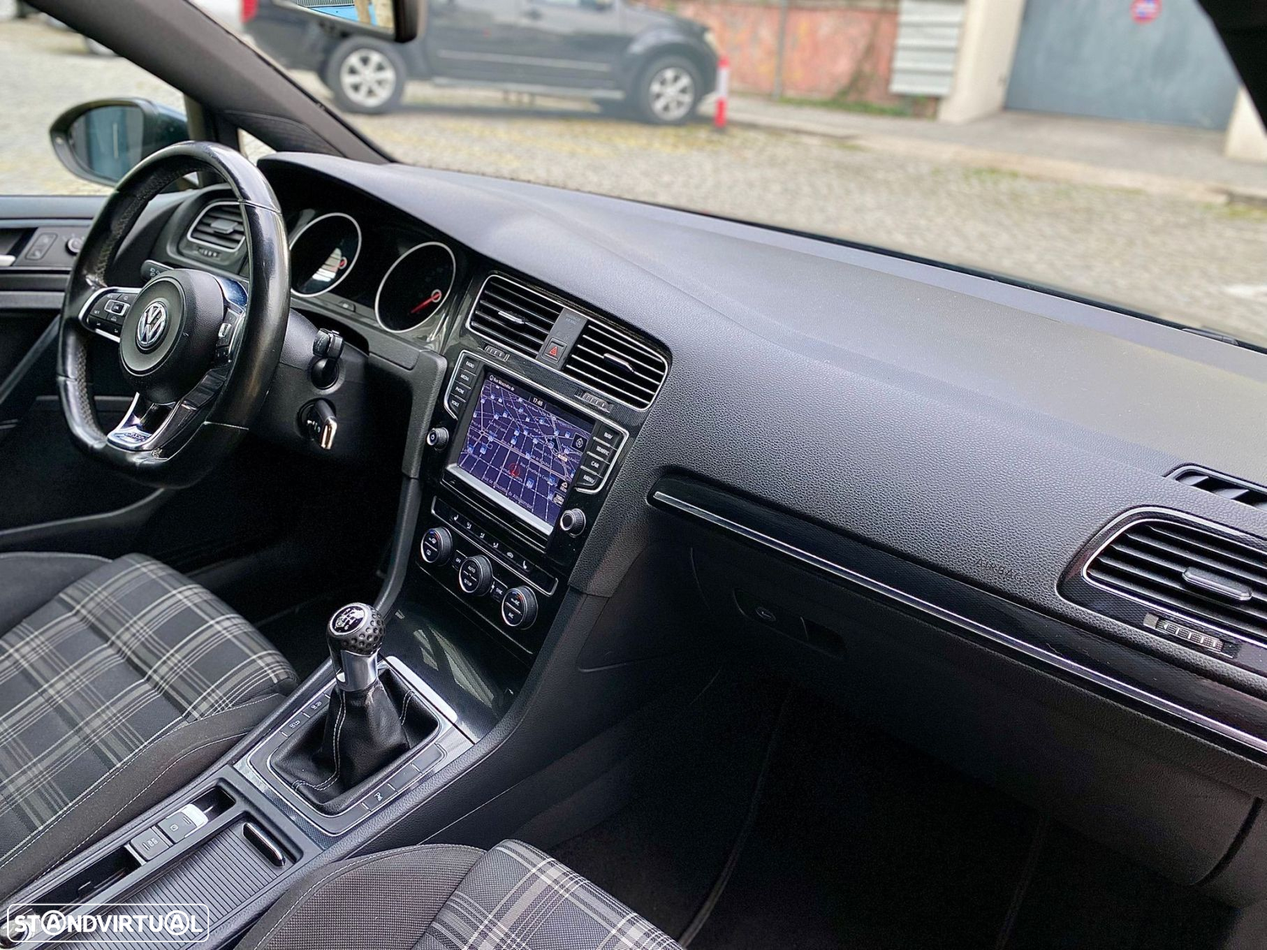 VW Golf 2.0 TDI GTD - 26
