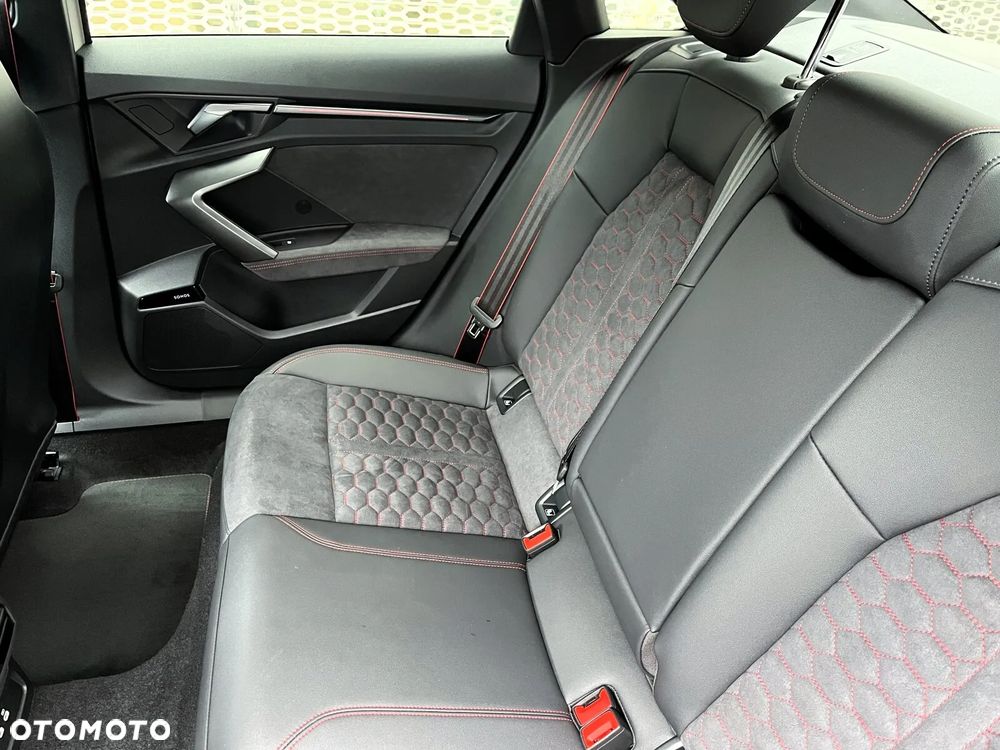 Audi RS3 Limousine - 12