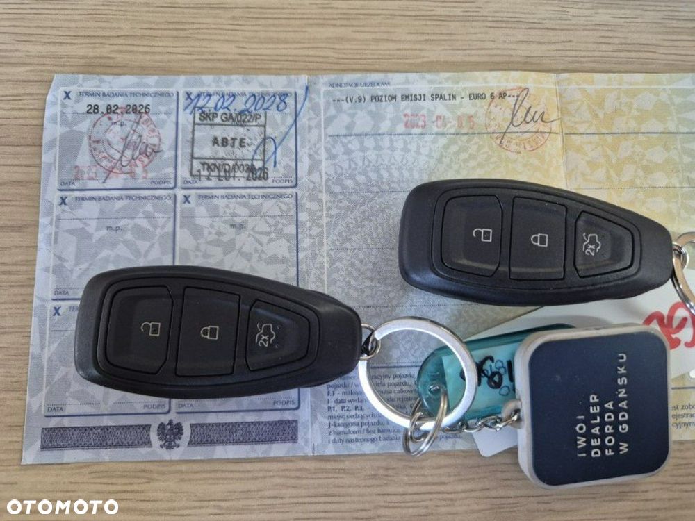 Ford Kuga - 31