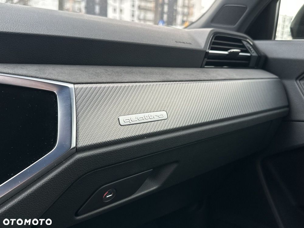 Audi Q3 RS S tronic - 31