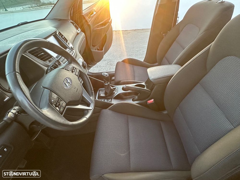 Hyundai Tucson 1.7 CRDi Executive - 28