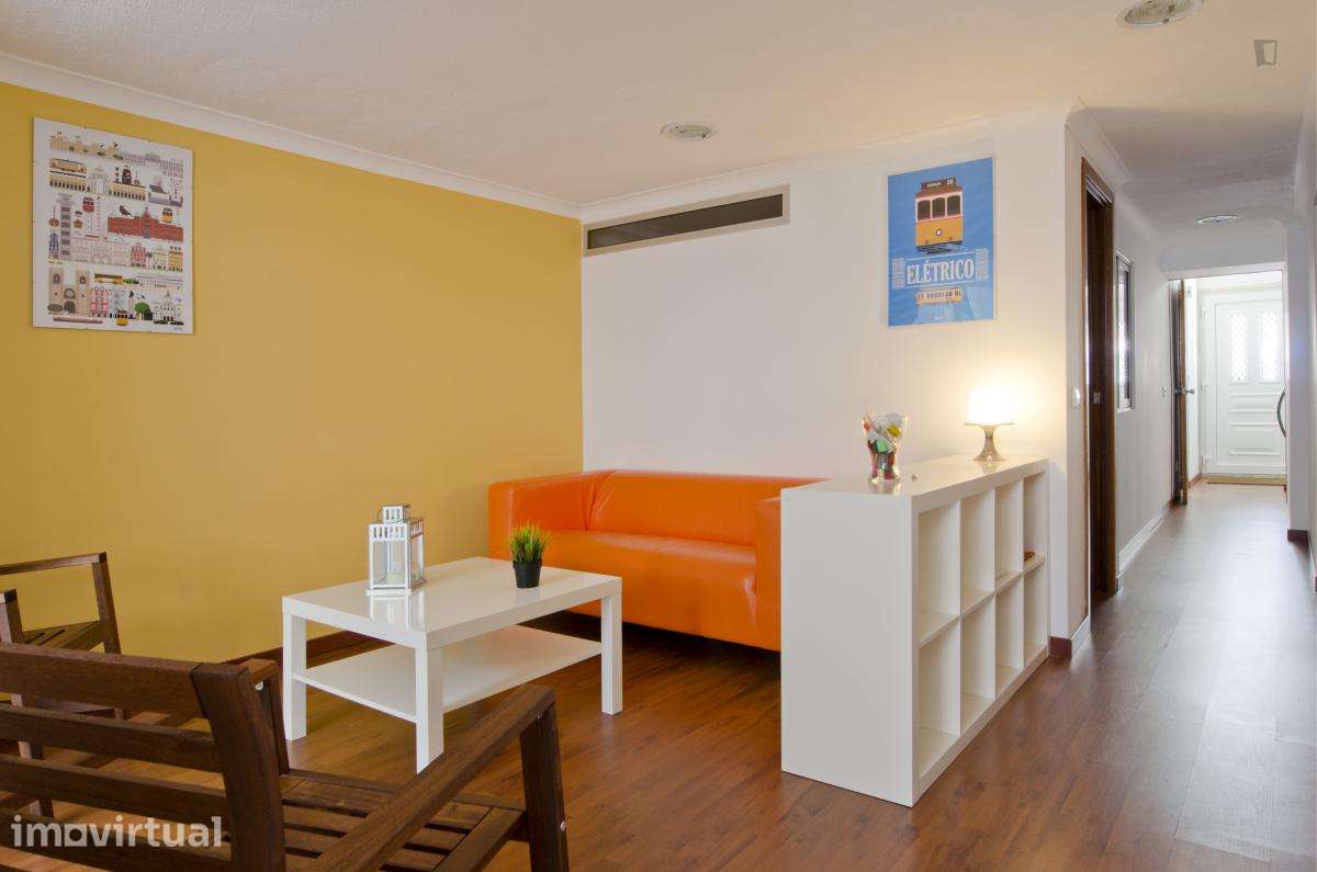 Quarto - localizado em Anjos Lisbon - Grande imagem: 4/26