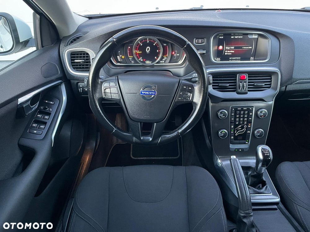 Volvo V40 D2 Summum - 25