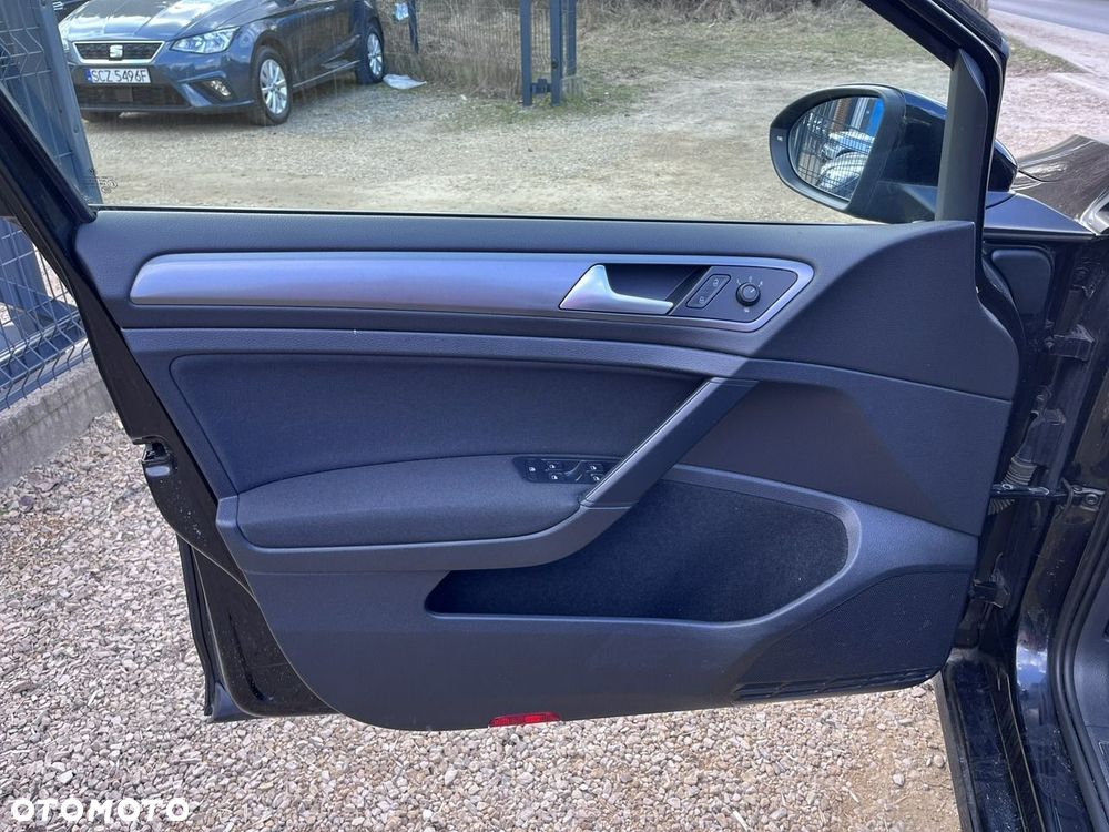 Volkswagen Golf - 14