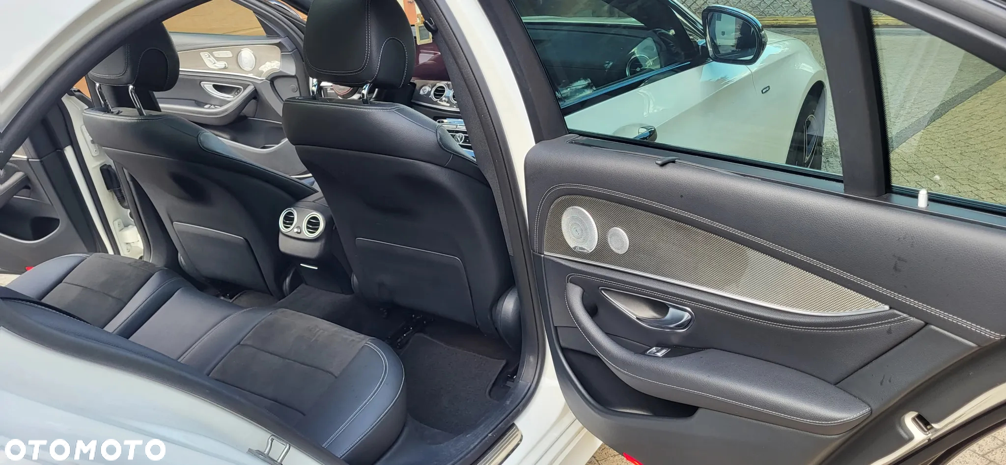 Mercedes-Benz Klasa E 220 d 4-Matic 9G-TRONIC - 11