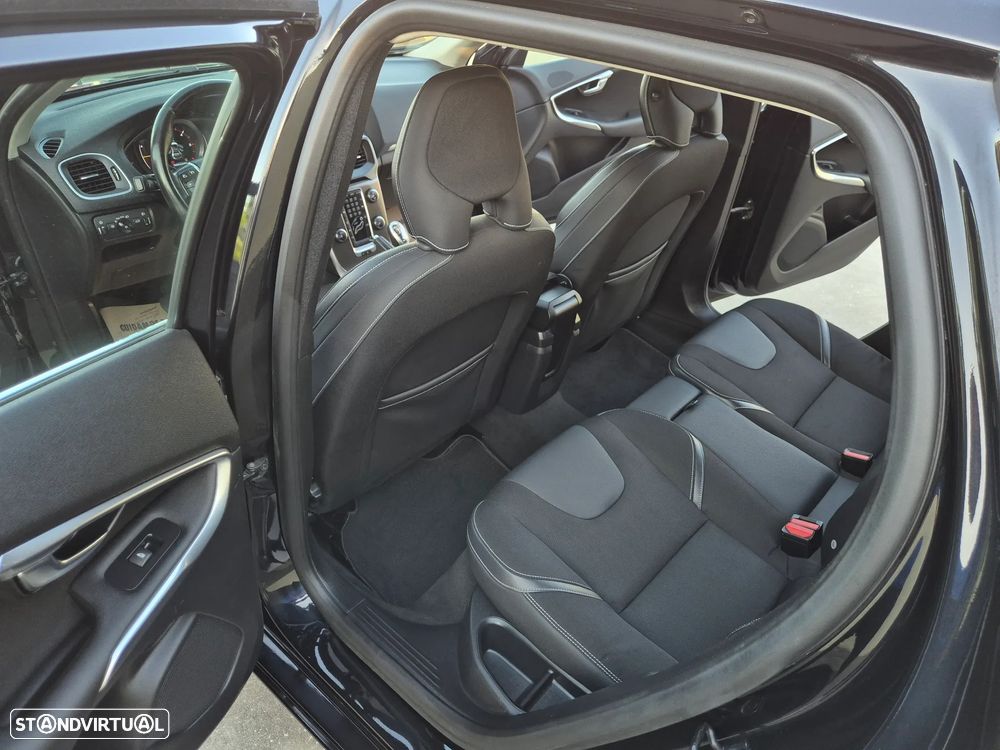 Volvo V40 1.6 D2 Eco Momentum - 36