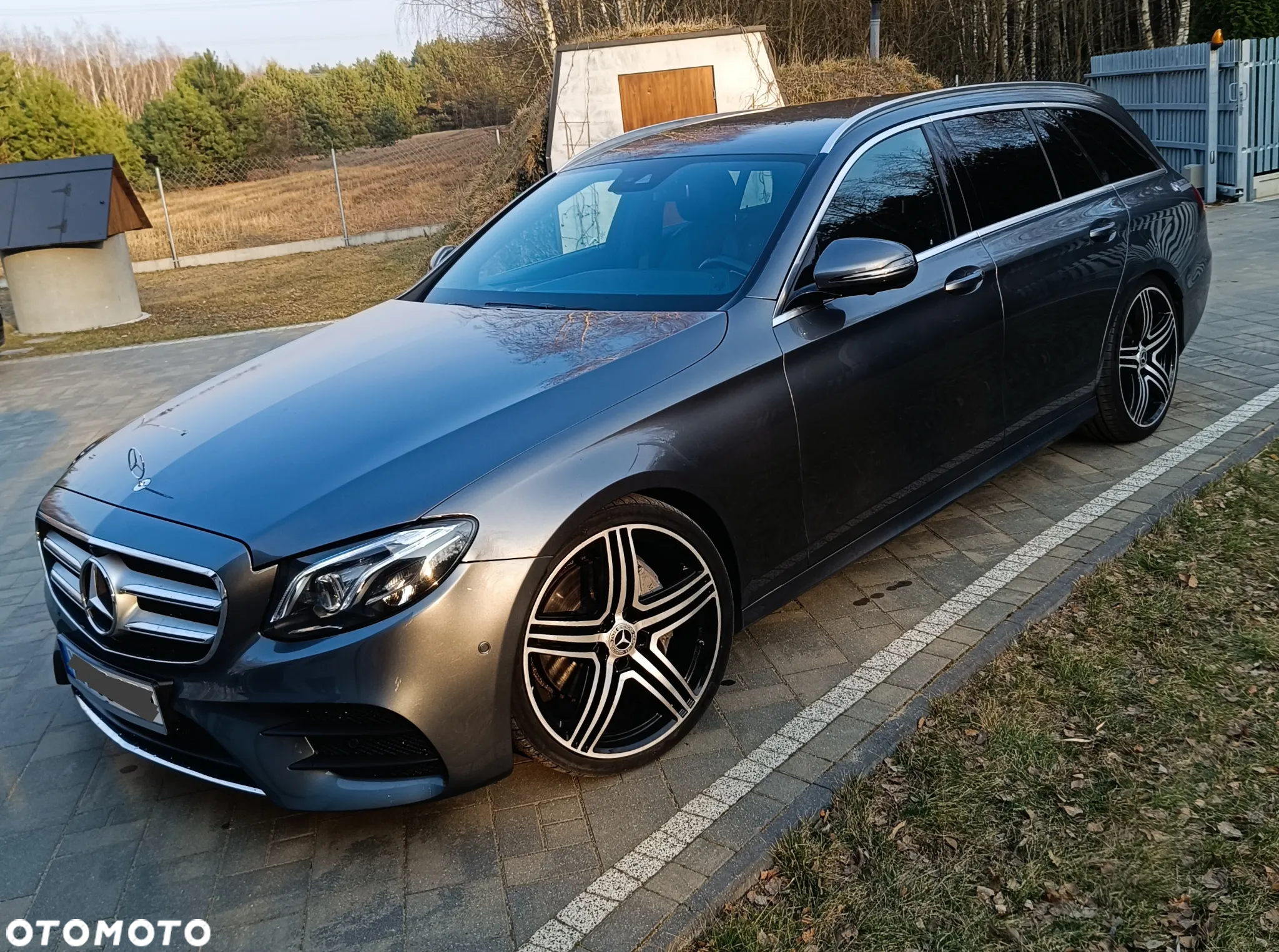 Mercedes-Benz Klasa E 220 d T 9G-TRONIC AMG Line - 8