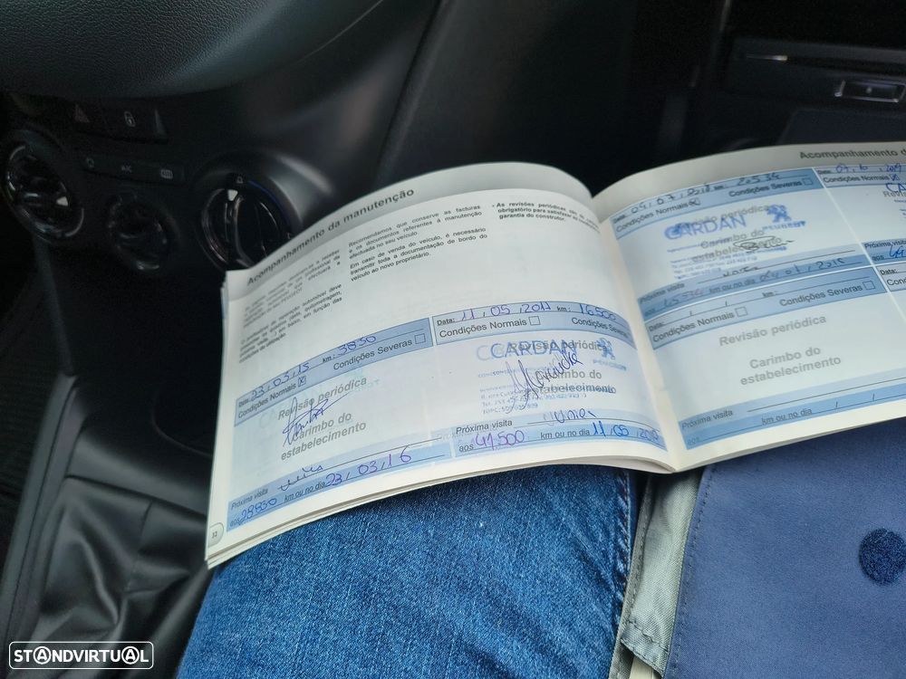 Peugeot 208 1.2 VTi Access - 24