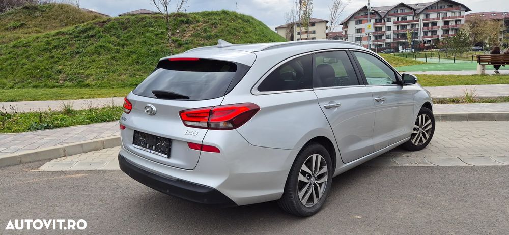 Hyundai i30 1.6 CRDI DCT Premium - 4