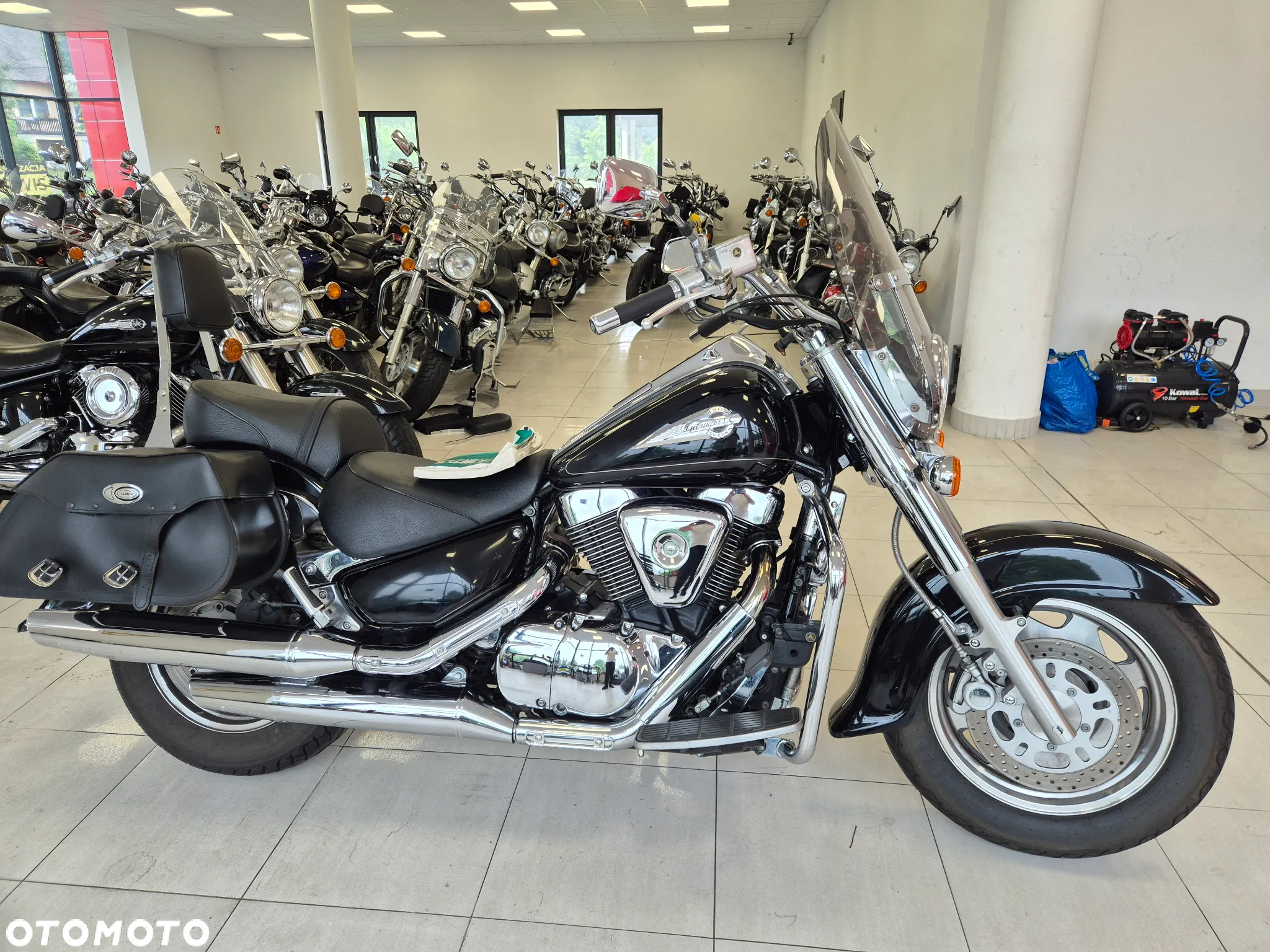 Suzuki Intruder - 33