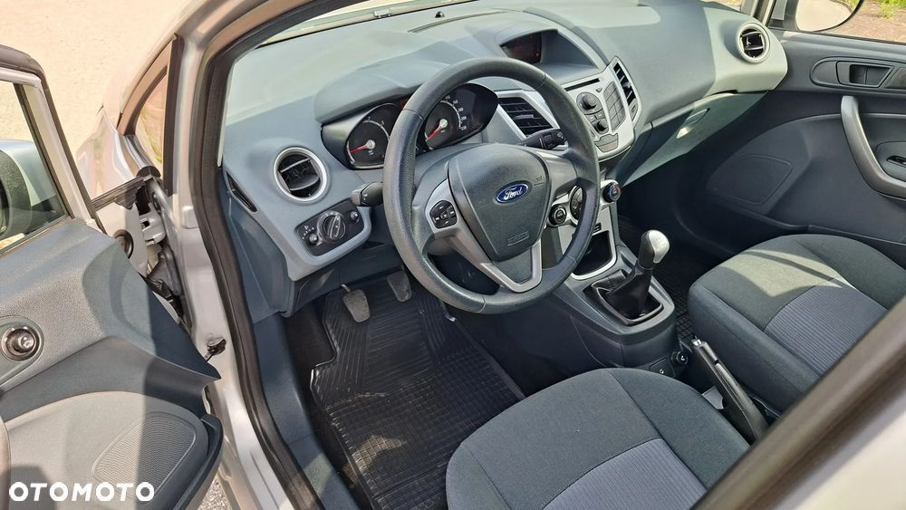 Ford Fiesta 1.25 Champions Edition - 25