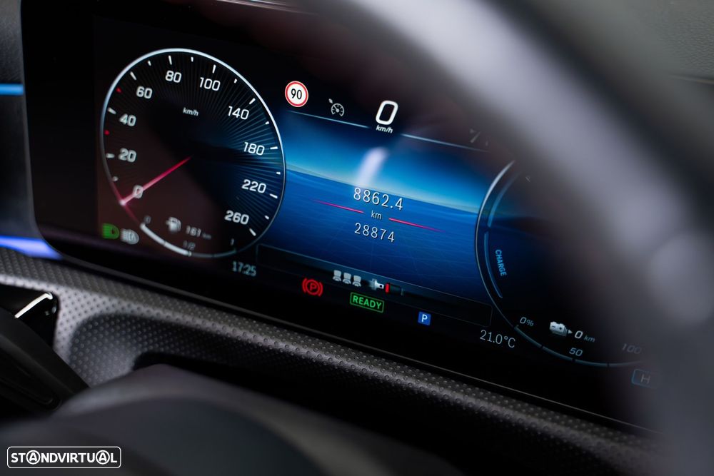 Mercedes-Benz A 250 e 8G-DCT AMG Line - 25