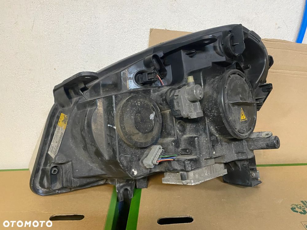 lampa qashqai I J10 xenon prawa eu cała - 2