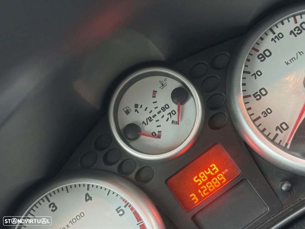 Peugeot 207 1.4 HDi Sport - 11