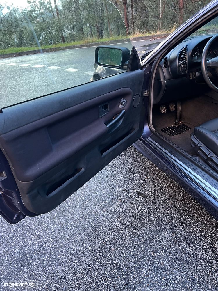 BMW 318 iS Coupé - 11