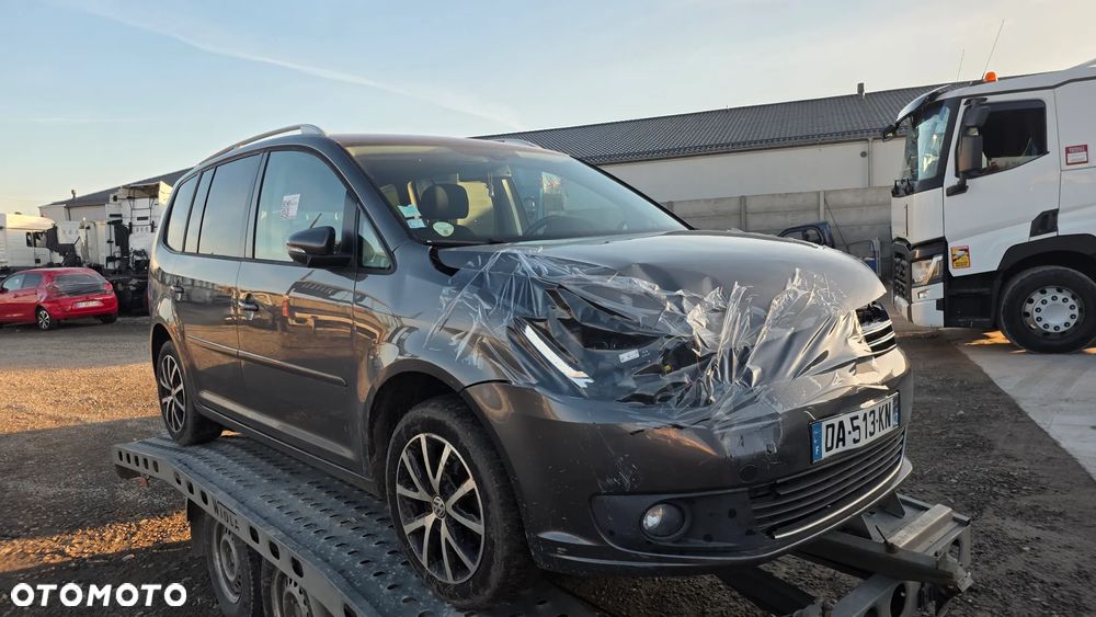 Volkswagen Touran 1.6 TDI DPF BlueMot Comfortline - 2