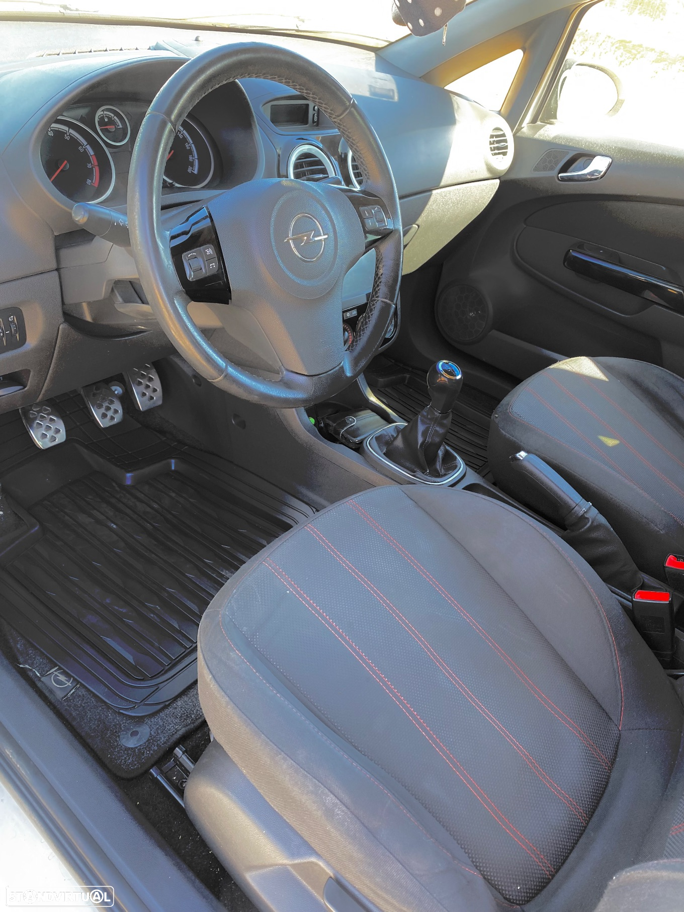 Opel Corsa 1.2 Black Edition - 11