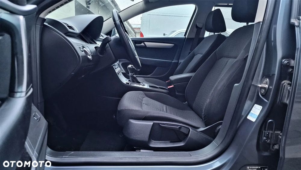 Volkswagen Passat 2.0 TDI Comfortline - 10