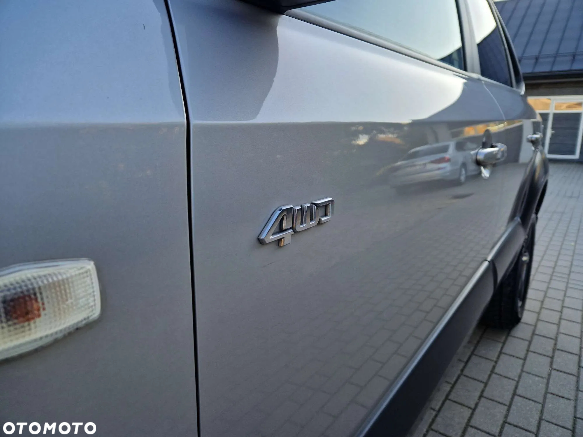 Hyundai Tucson 2.0 CRDi Elegance + - 12