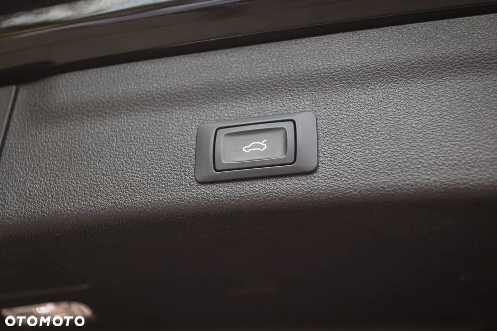 Audi A6 Avant 40 TDI quattro S tronic S line - 22