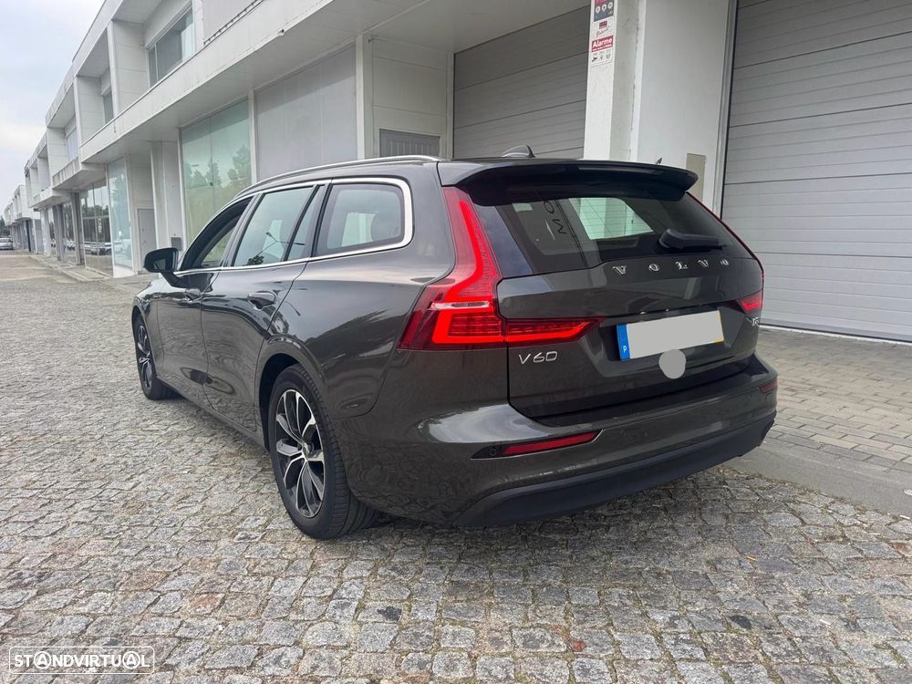 Volvo V60 2.0 D3 Momentum Plus - 3