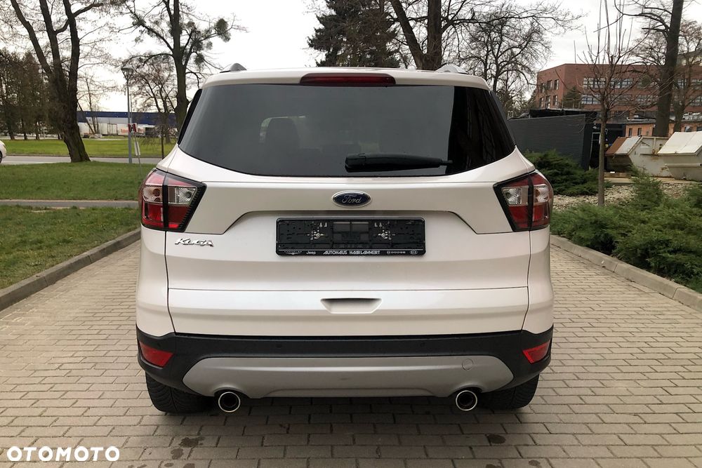 Ford Kuga 1.5 EcoBoost 2x4 Titanium - 10