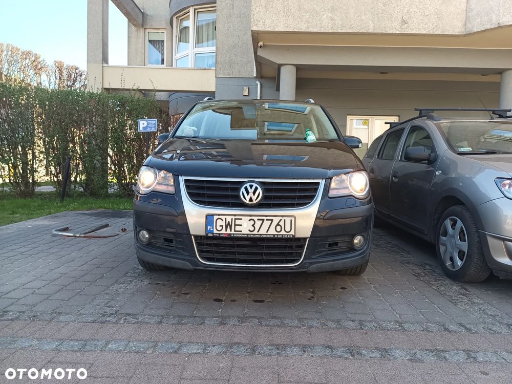 Volkswagen Touran 2.0 TDI DPF Cross DSG - 1