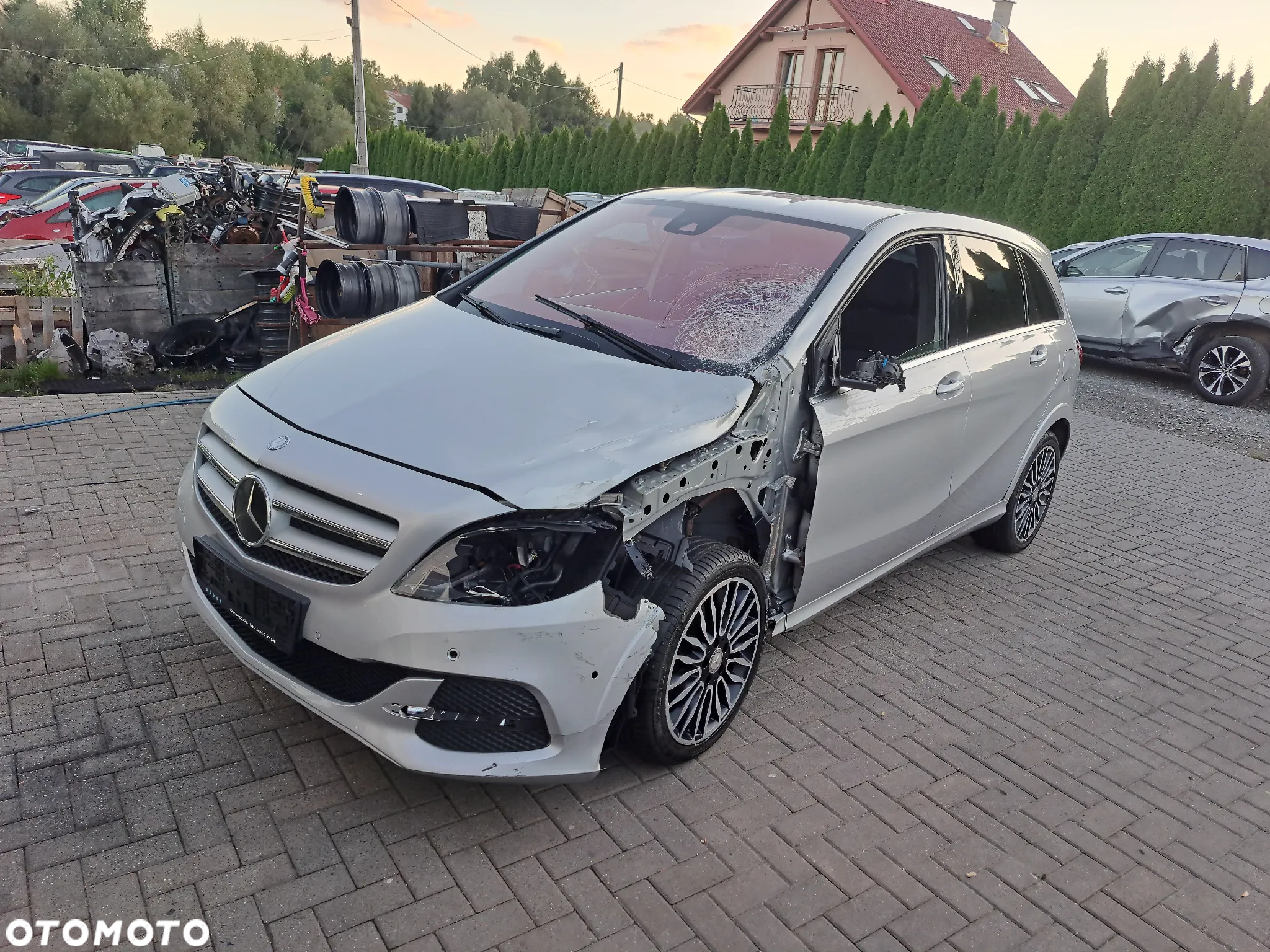 Mercedes-Benz Klasa B (Electric Drive) 250 e - 2