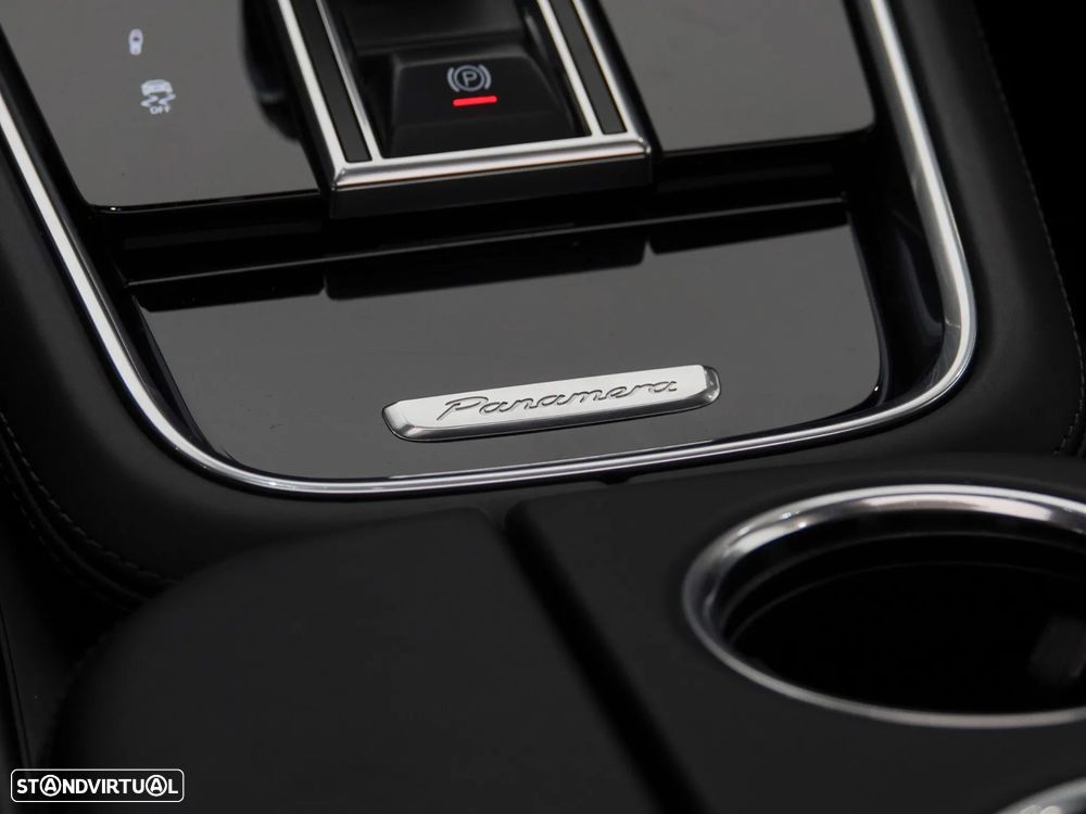 Porsche Panamera 4 E-Hybrid - 37