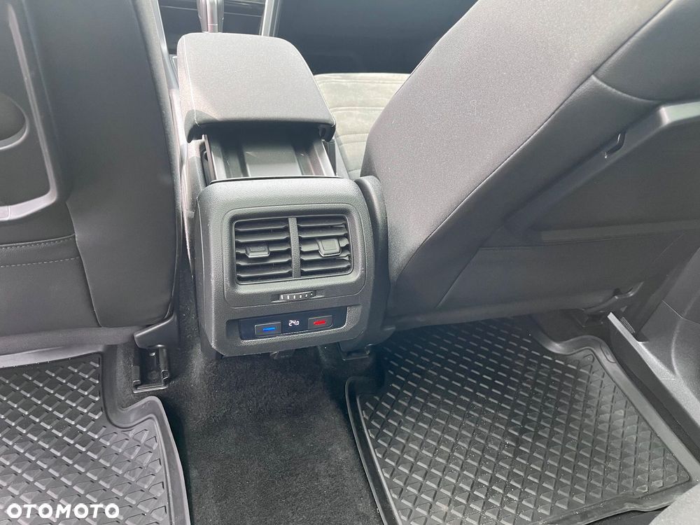Volkswagen Touran - 14