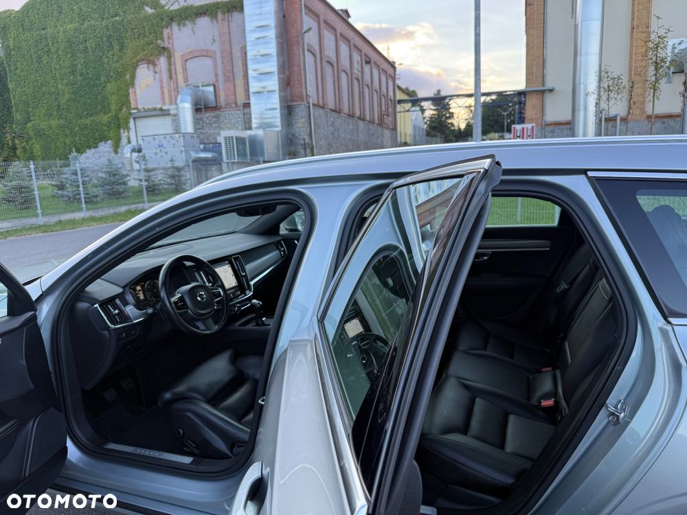 Volvo V90 D3 Momentum Pro - 18