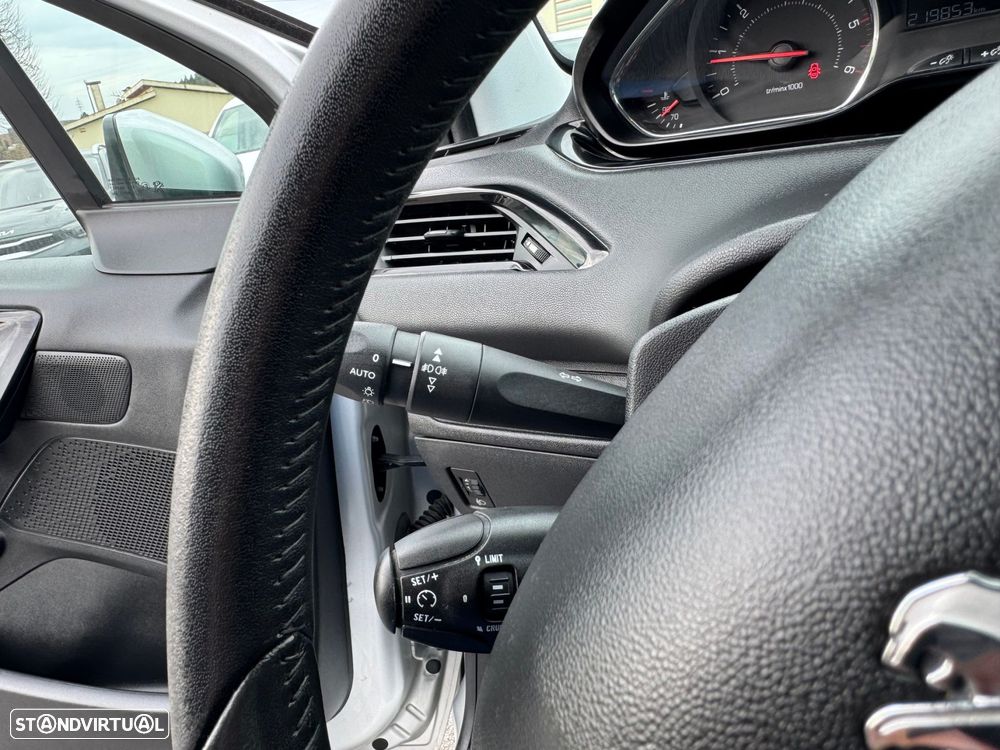 Peugeot 208 1.4 HDi Active - 13