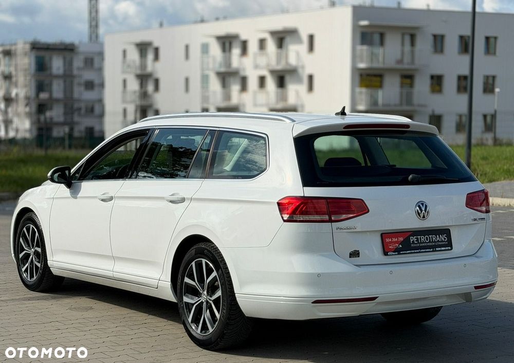 Volkswagen Passat - 8