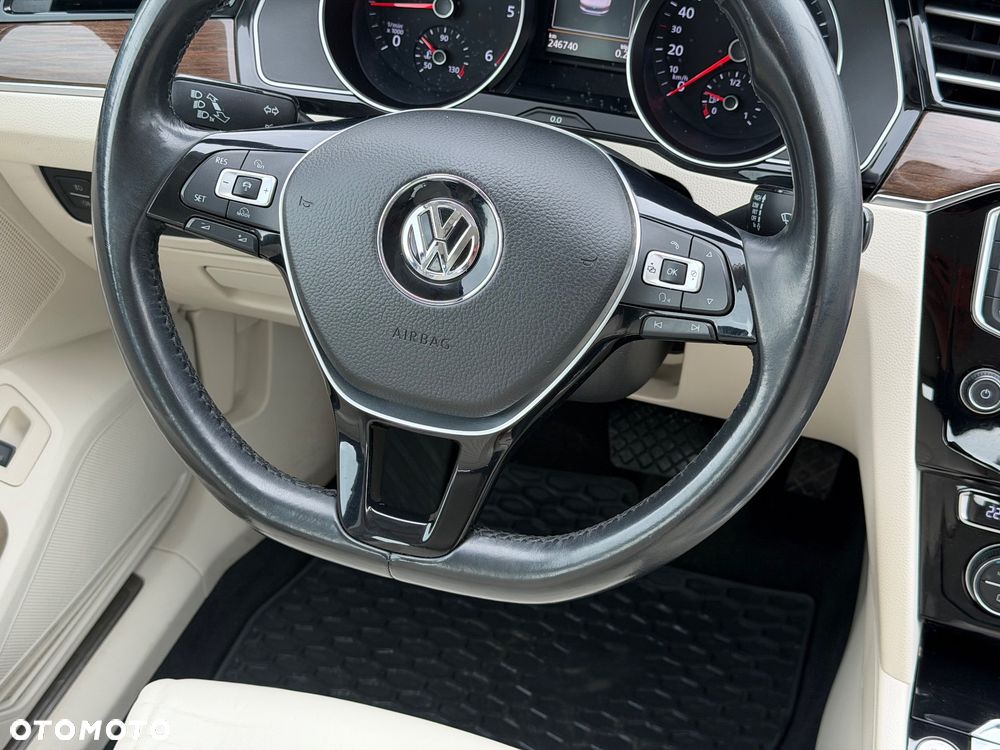 Volkswagen Passat 2.0 TDI BMT Highline DSG7 - 32