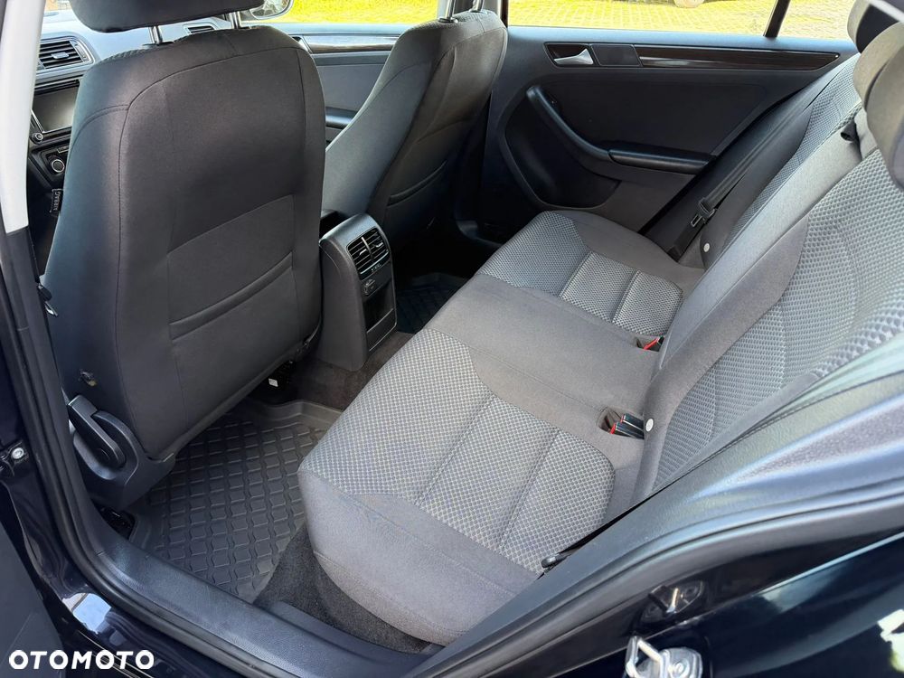 Volkswagen Jetta 1.4 TSI BMT Comfortline - 12