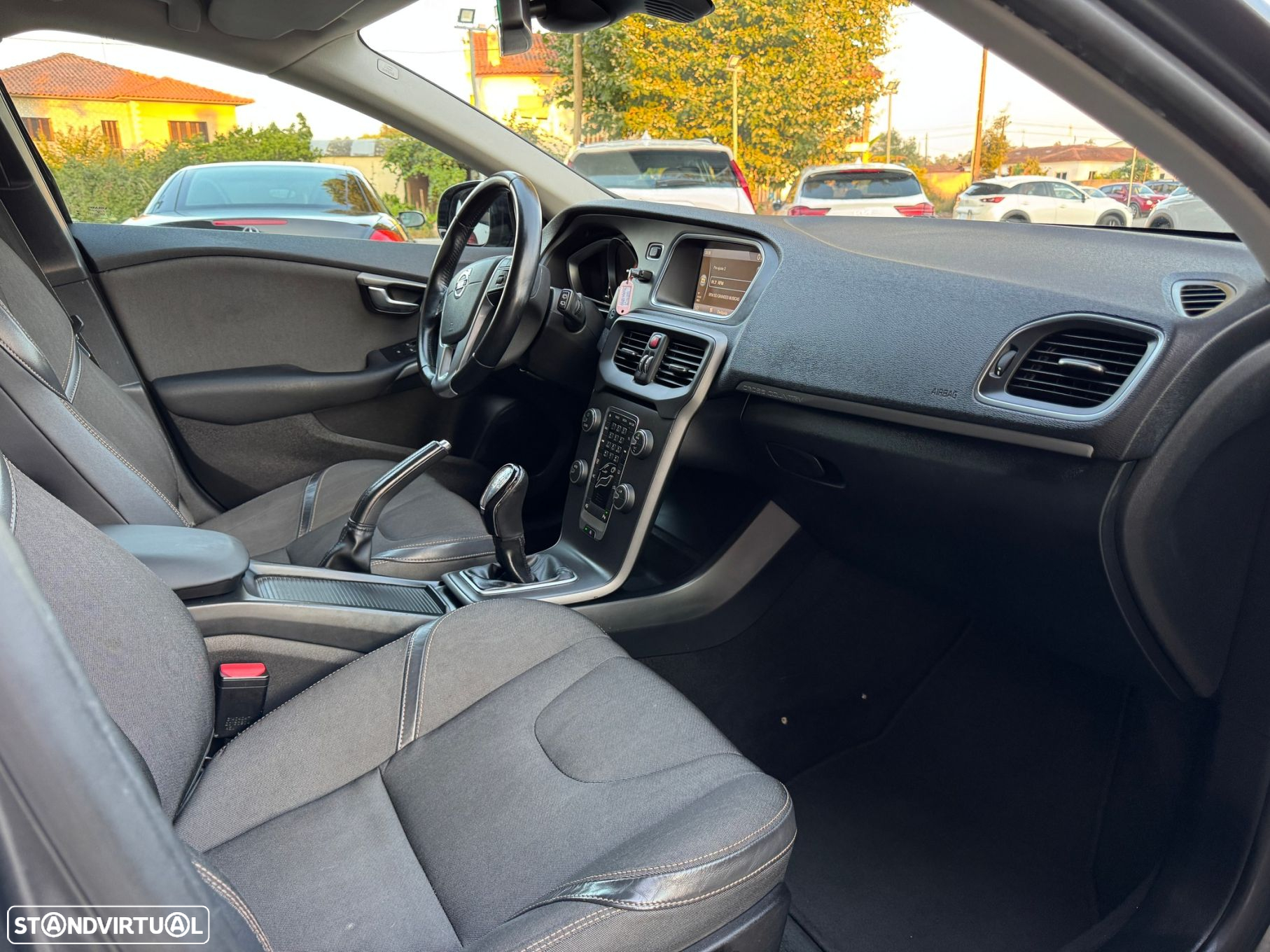Volvo V40 Cross Country 1.6 D2 Momentum - 14