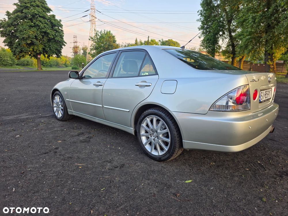 Lexus IS 200 Prestige - 12