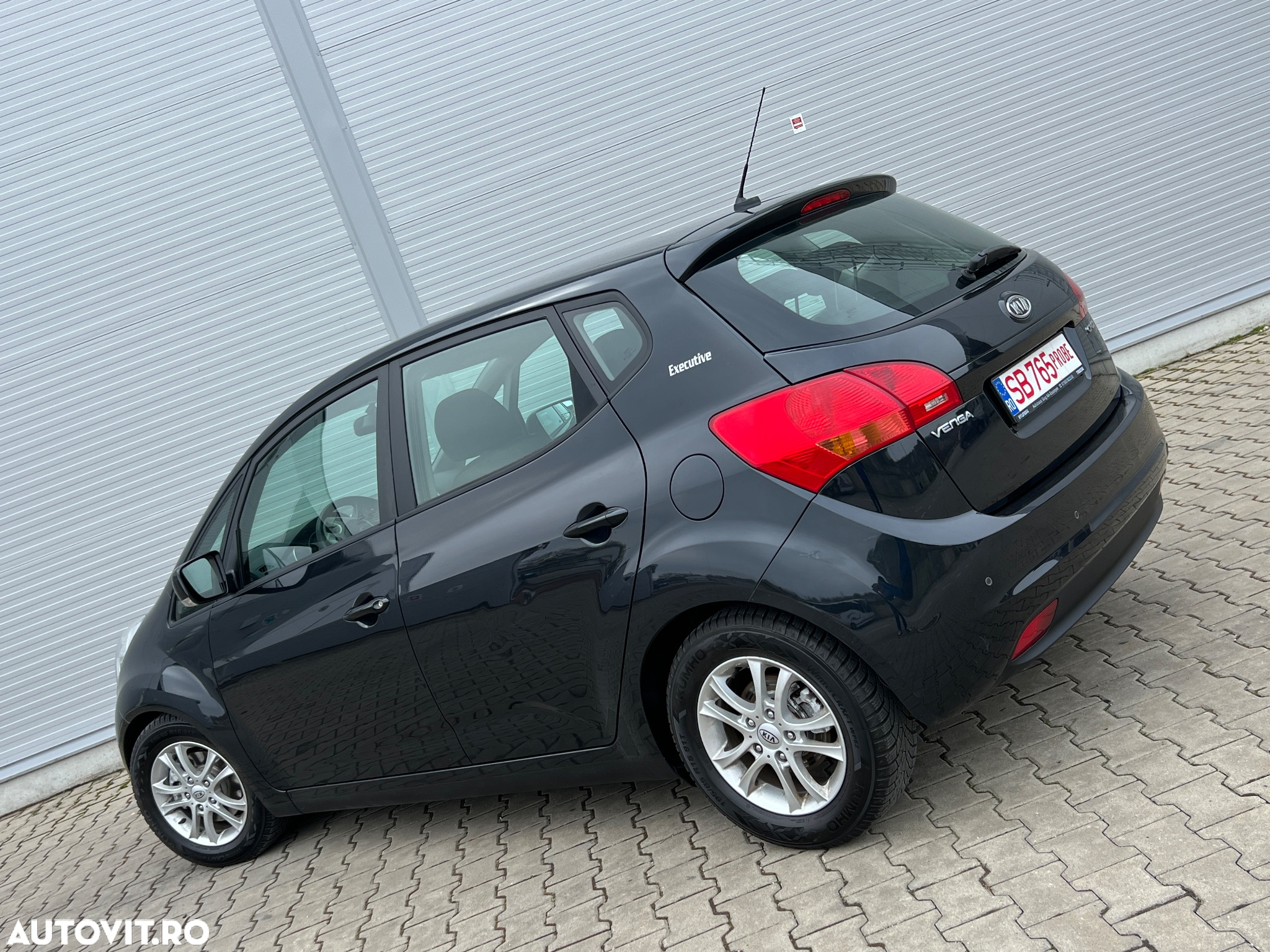 Kia Venga 1.6 CRDi 128 Black Collection - 3