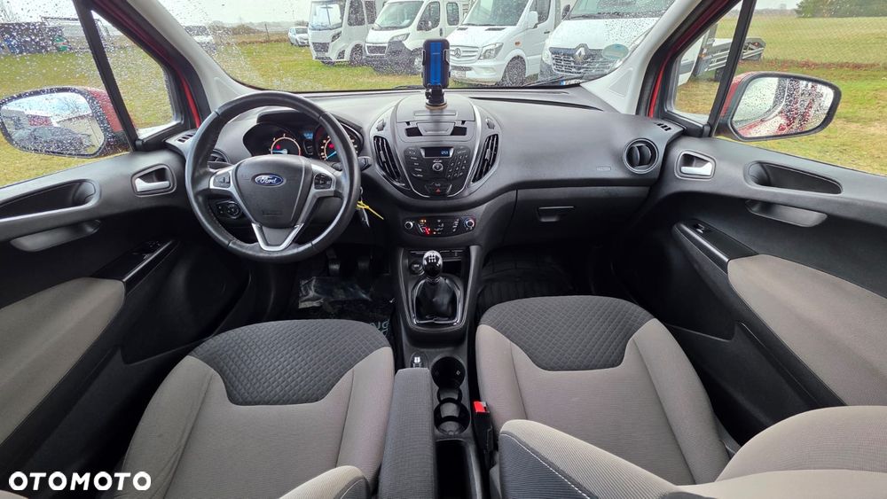 Ford Tourneo Courier - 11