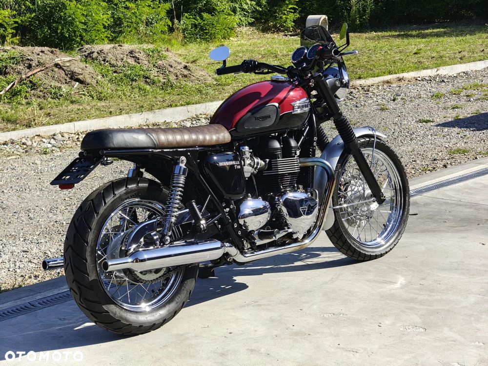 Triumph Bonneville - 1