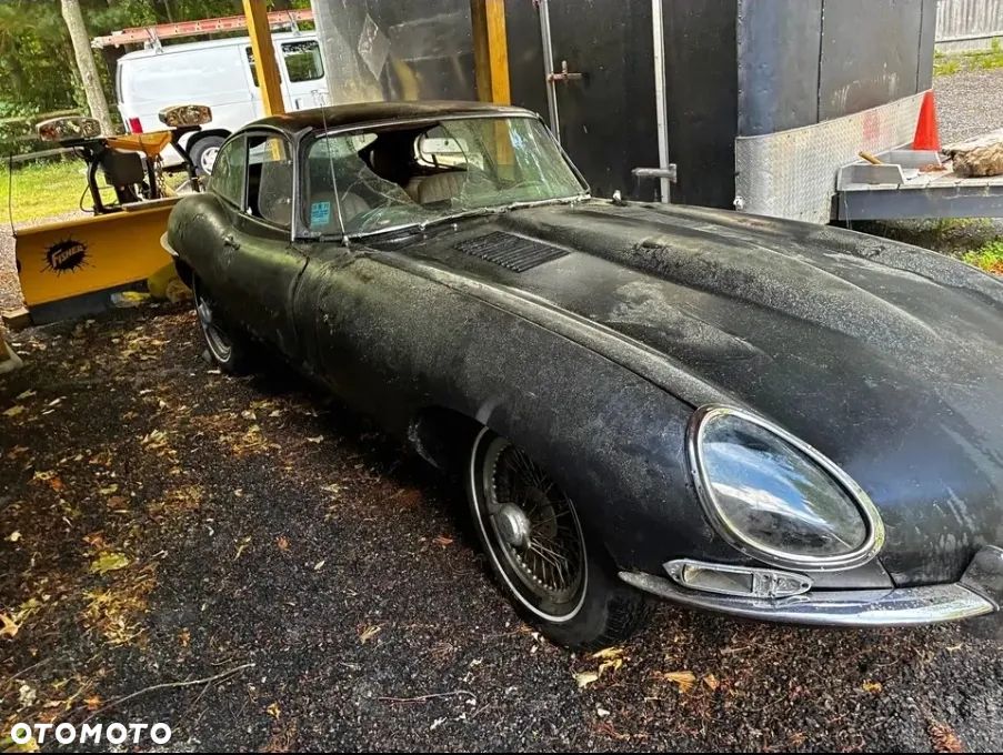 Jaguar E-Type - 2